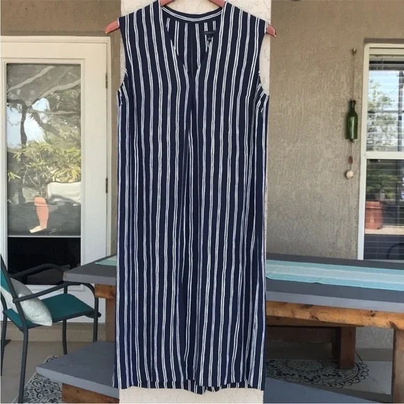 Ann Taylor Striped Print V‎ Neckline Sleeveless Shift Dress - Picture 3 of 8